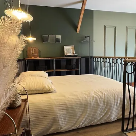 Le Petit Berthelot Au Coeur De *