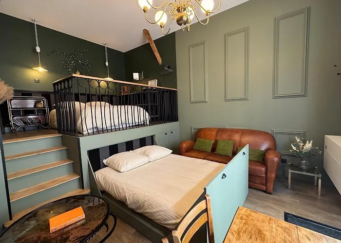 Le Petit Berthelot Au Coeur De *